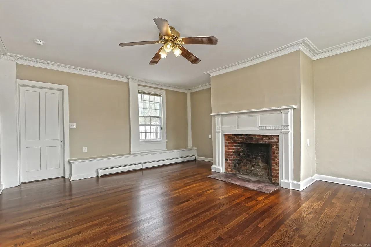 562 Amity Road #D - Photo 3 of 9