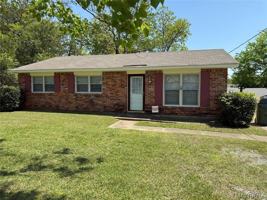 featured image of 3211 Hackberry Ln
