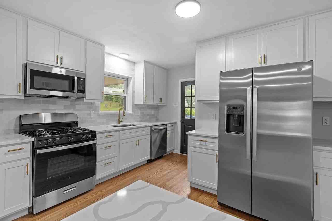 8015 Canton Ave - Photo 3 of 17