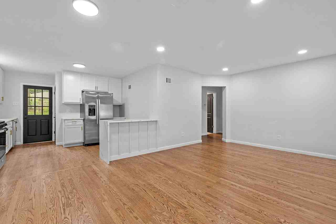 8015 Canton Ave - Photo 6 of 17