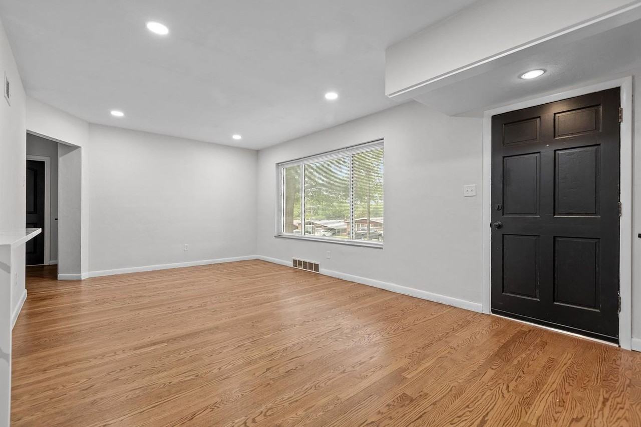 8015 Canton Ave - Photo 7 of 17