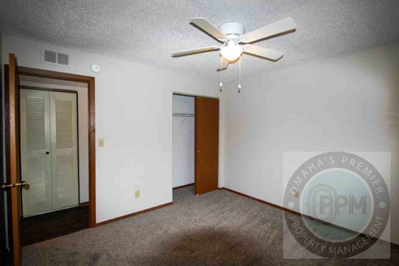 BEN APARTMENTS - Photo 6 of 26