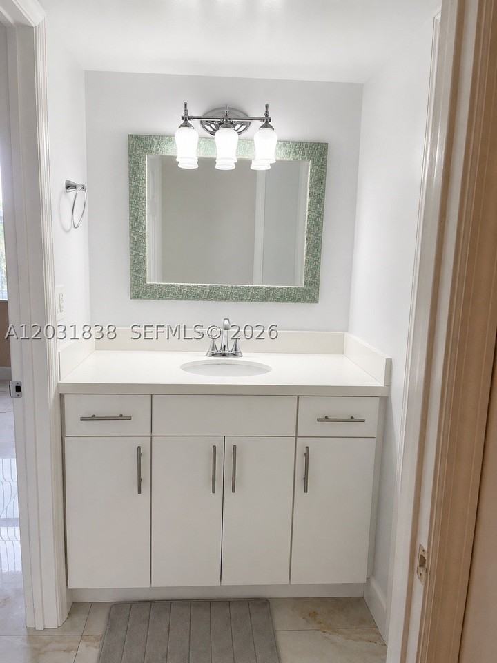 9420 Tangerine Pl #401 - Photo 5 of 32