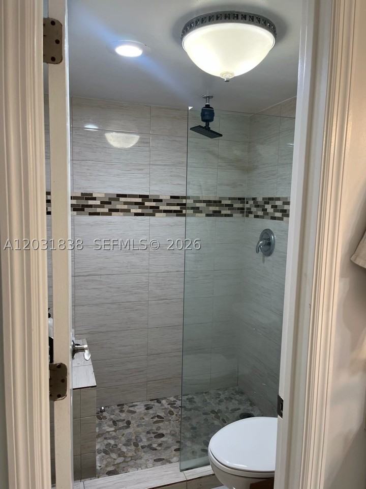 9420 Tangerine Pl #401 - Photo 6 of 32