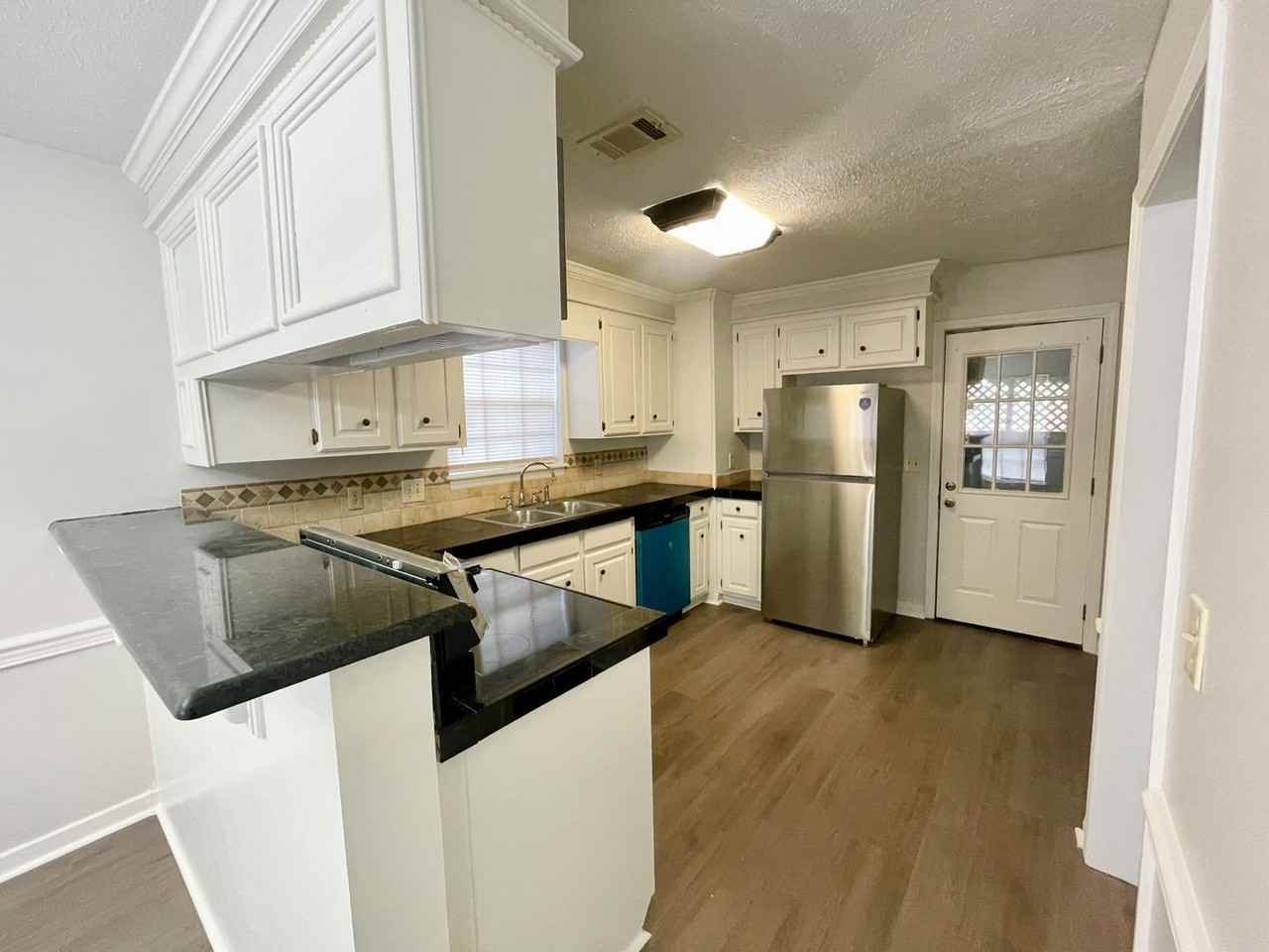 176 Bellegrove Cir - Photo 4 of 15