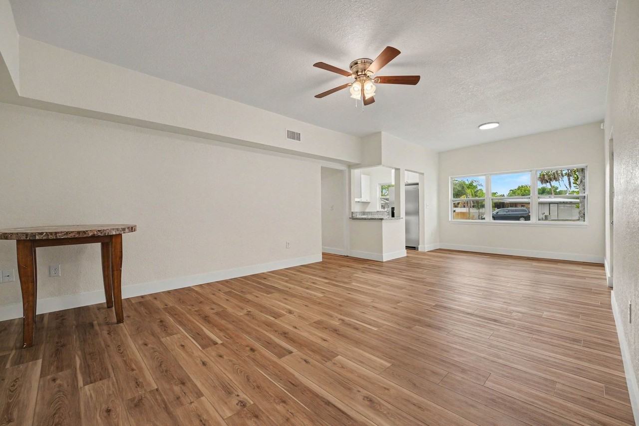 1111 Brewer Ct - Photo 2 of 15