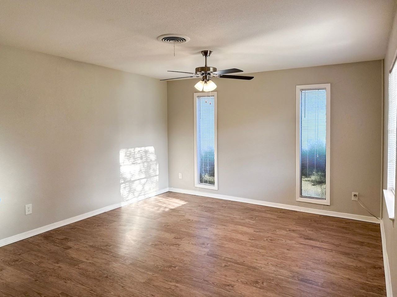 50351 Bryant St - Photo 3 of 27