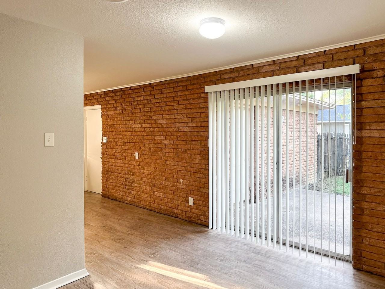 50351 Bryant St - Photo 5 of 27