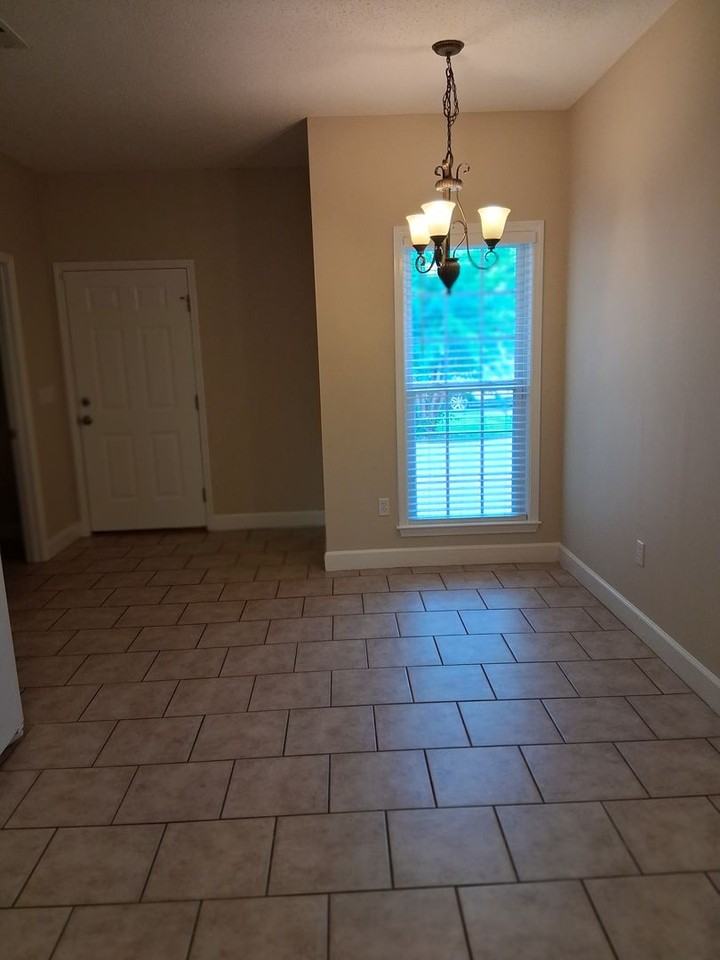 9950 Meadowood Dr - Photo 5 of 11