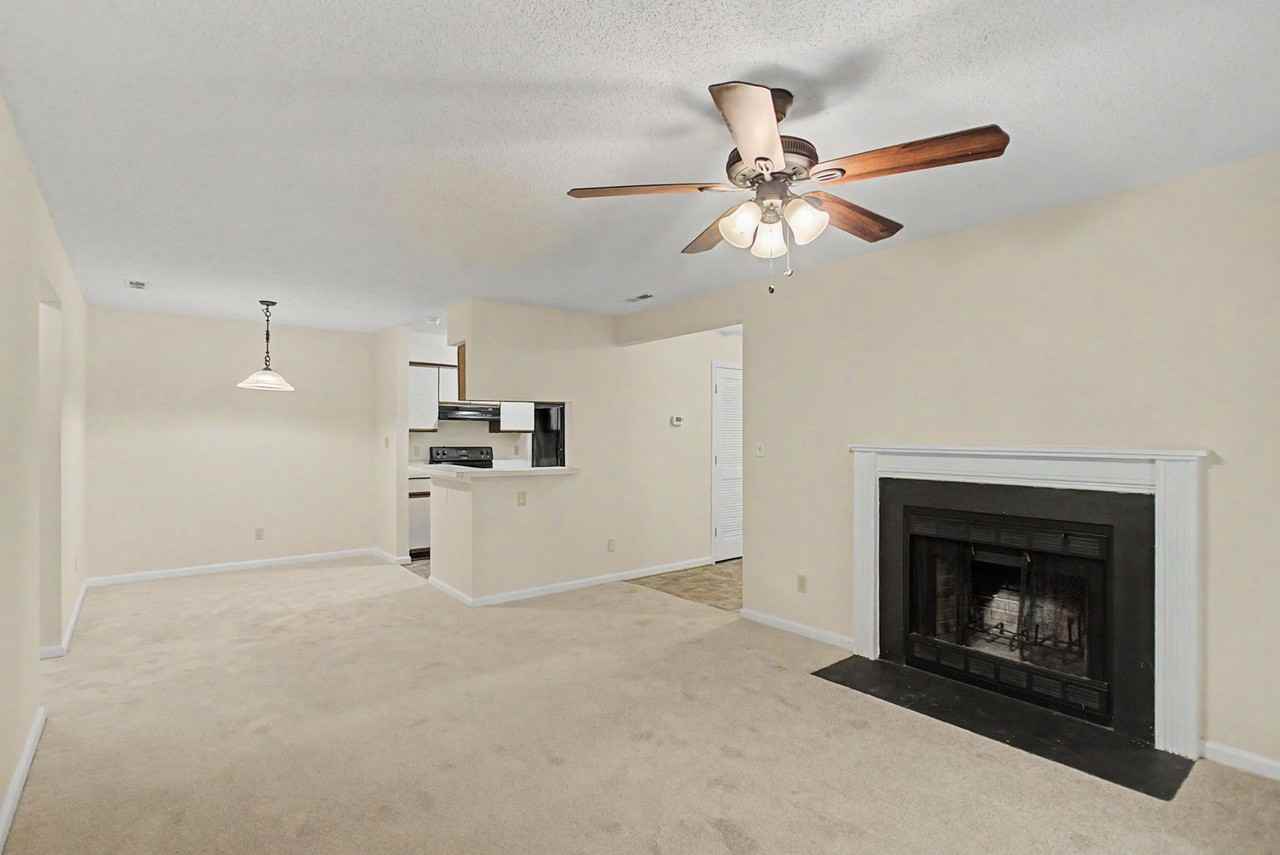 540 Pineland Cir #201 - Photo 5 of 14