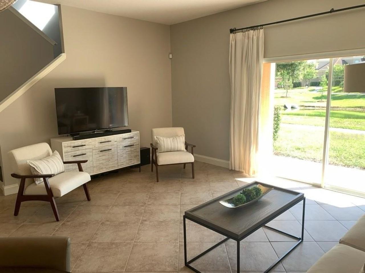 1751 Retreat View Cir - Photo 2 of 18