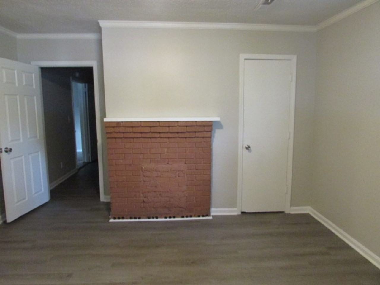410 Dingle St - Photo 4 of 10