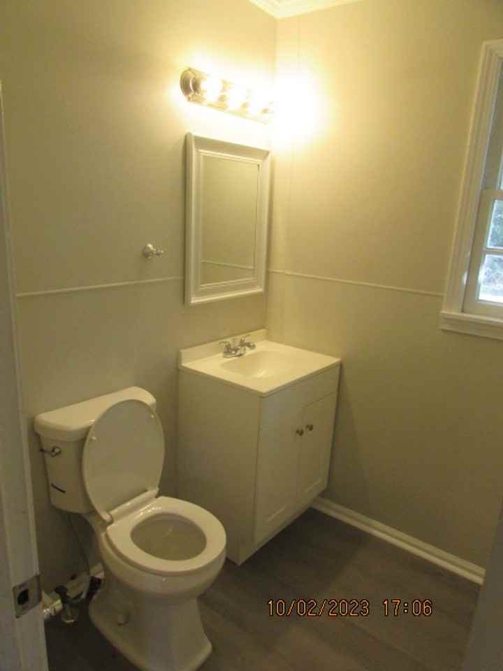410 Dingle St - Photo 5 of 10