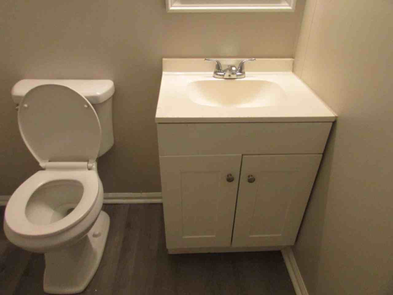 410 Dingle St - Photo 6 of 10