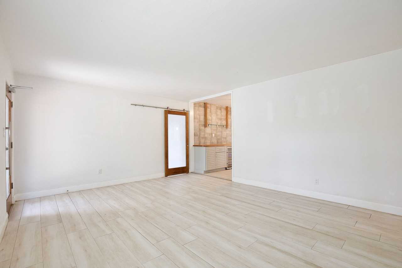2401 Albert Lee Pkwy - Photo 4 of 25