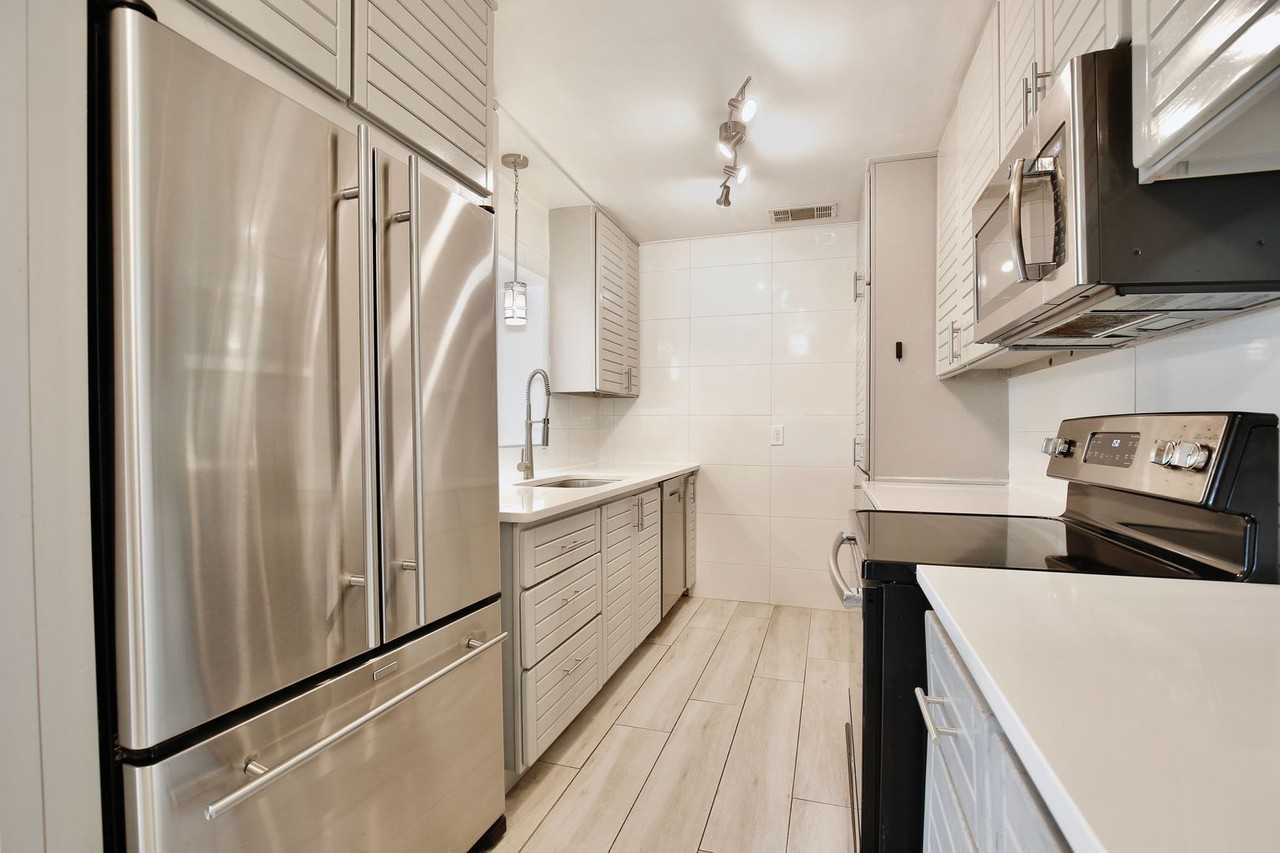 2401 Albert Lee Pkwy - Photo 5 of 25