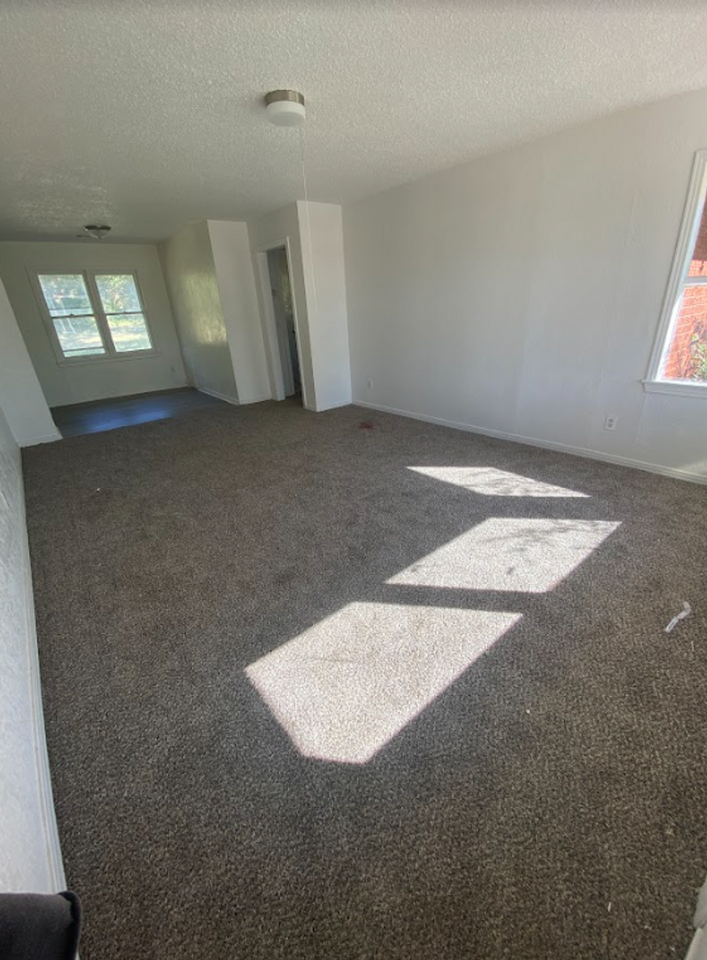 4025 Nw 33rd St - Photo 3 of 3