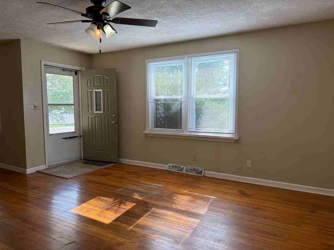 1022 Mcgregor St - Photo 2 of 16