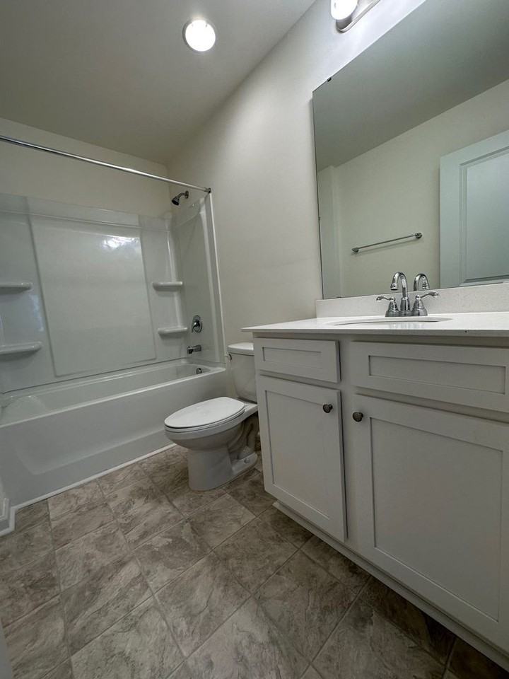 3218 Capitol Dr - Photo 7 of 7