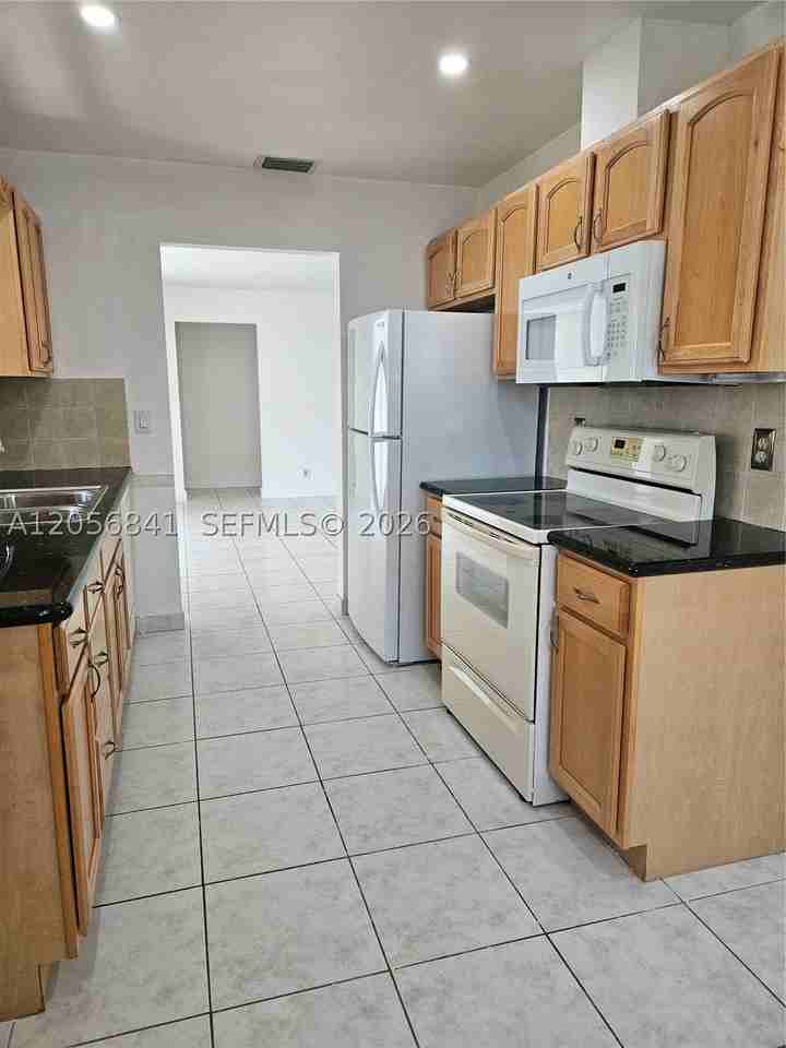 1400 Nw 90th Way #0 - Photo 5 of 20