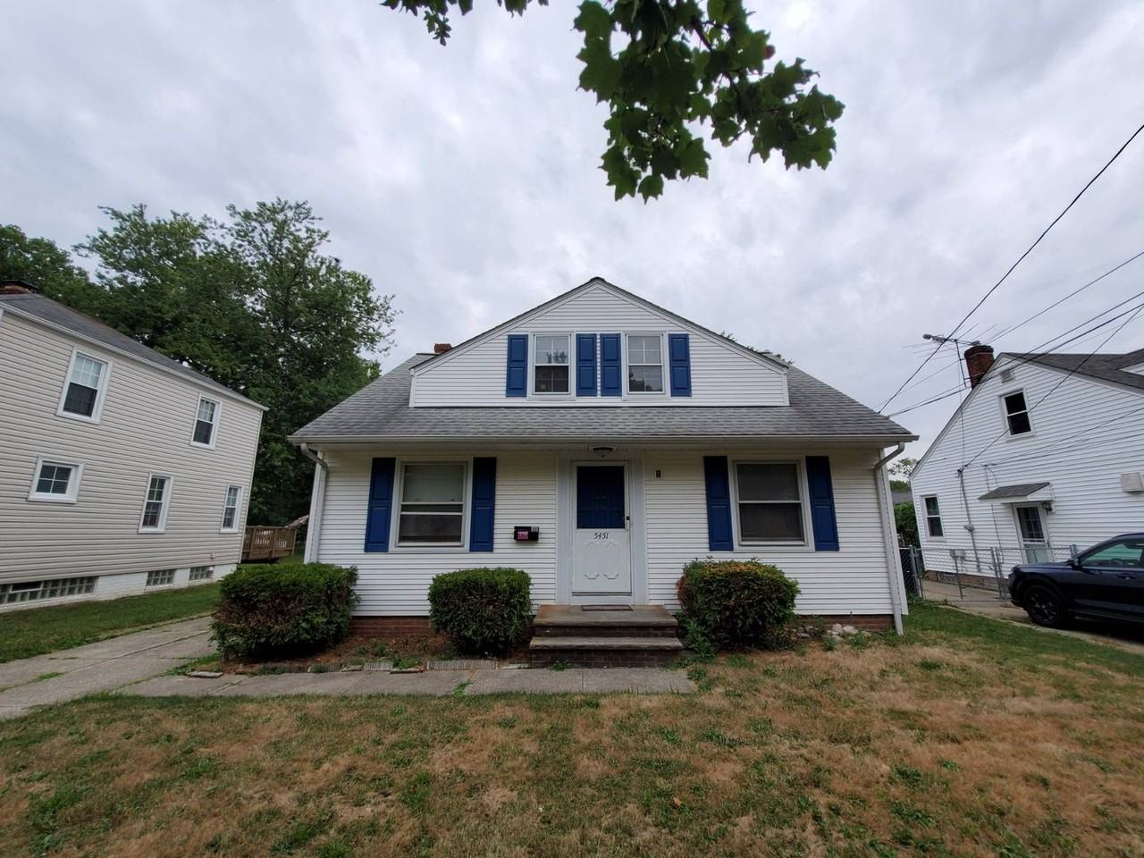 5451 Summit Rd - Photo 3 of 43