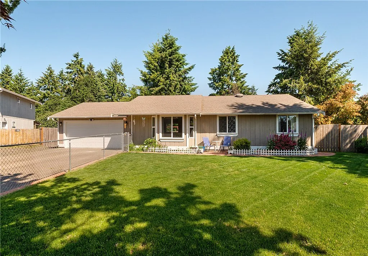 1141 Pinedrop Loop Se - Photo 2 of 16