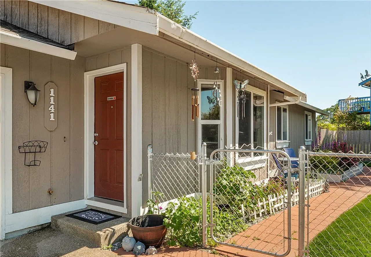 1141 Pinedrop Loop Se - Photo 3 of 16