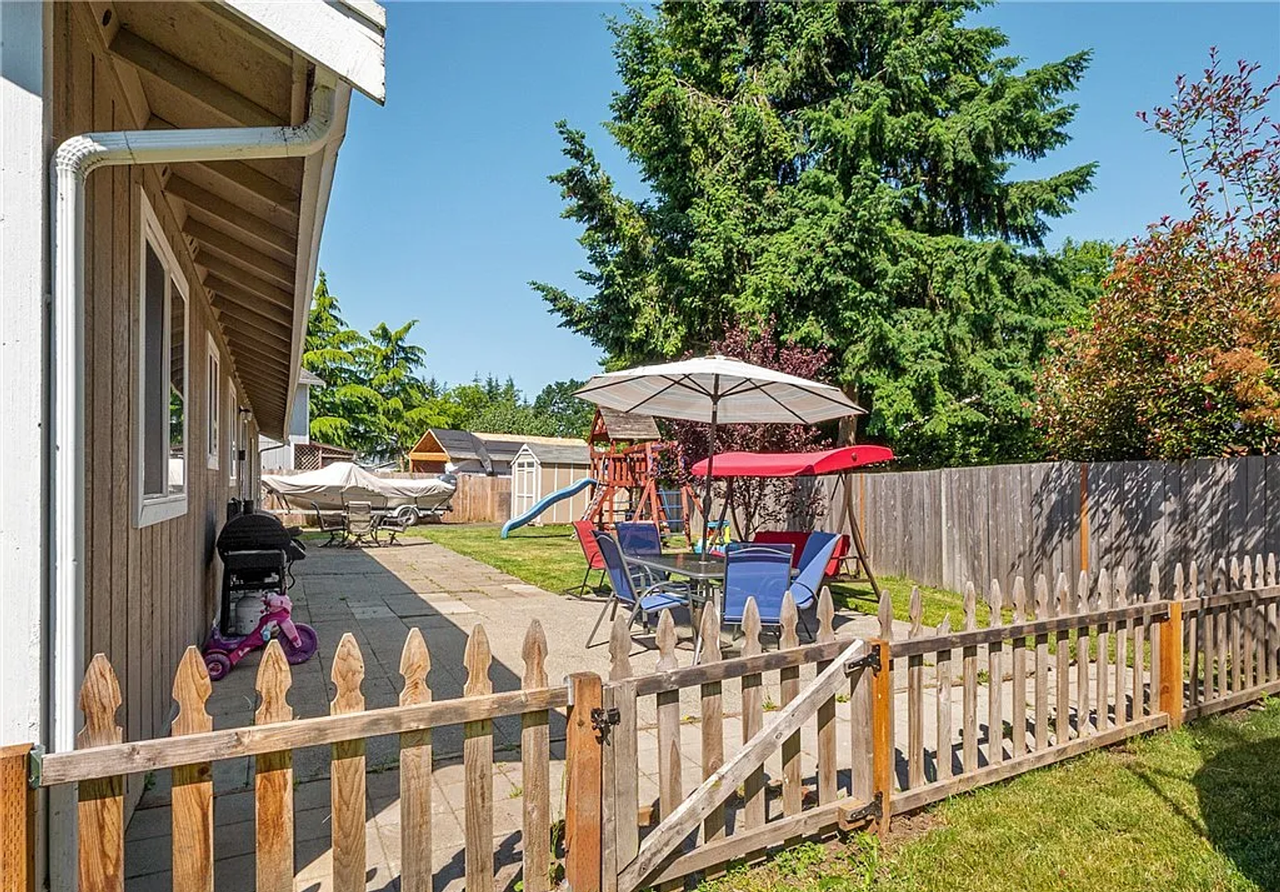 1141 Pinedrop Loop Se - Photo 4 of 16