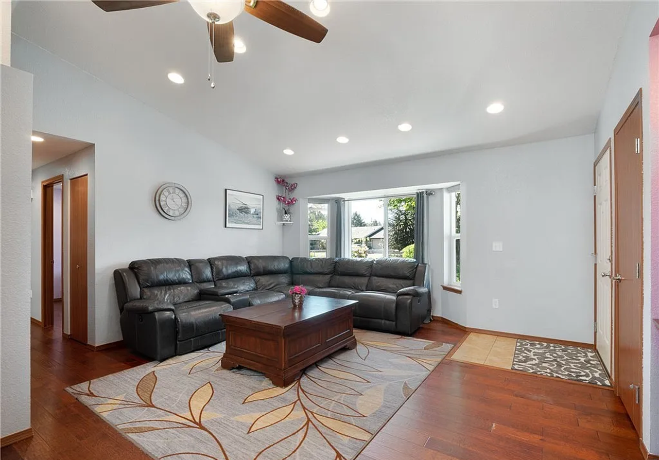 1141 Pinedrop Loop Se - Photo 7 of 16