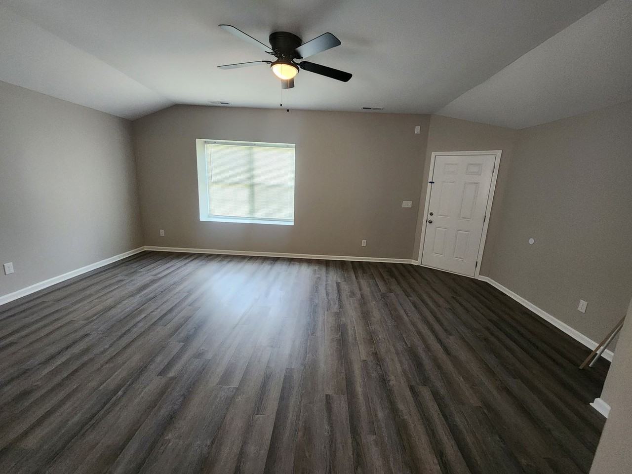 513 S 20th St - Photo 4 of 19