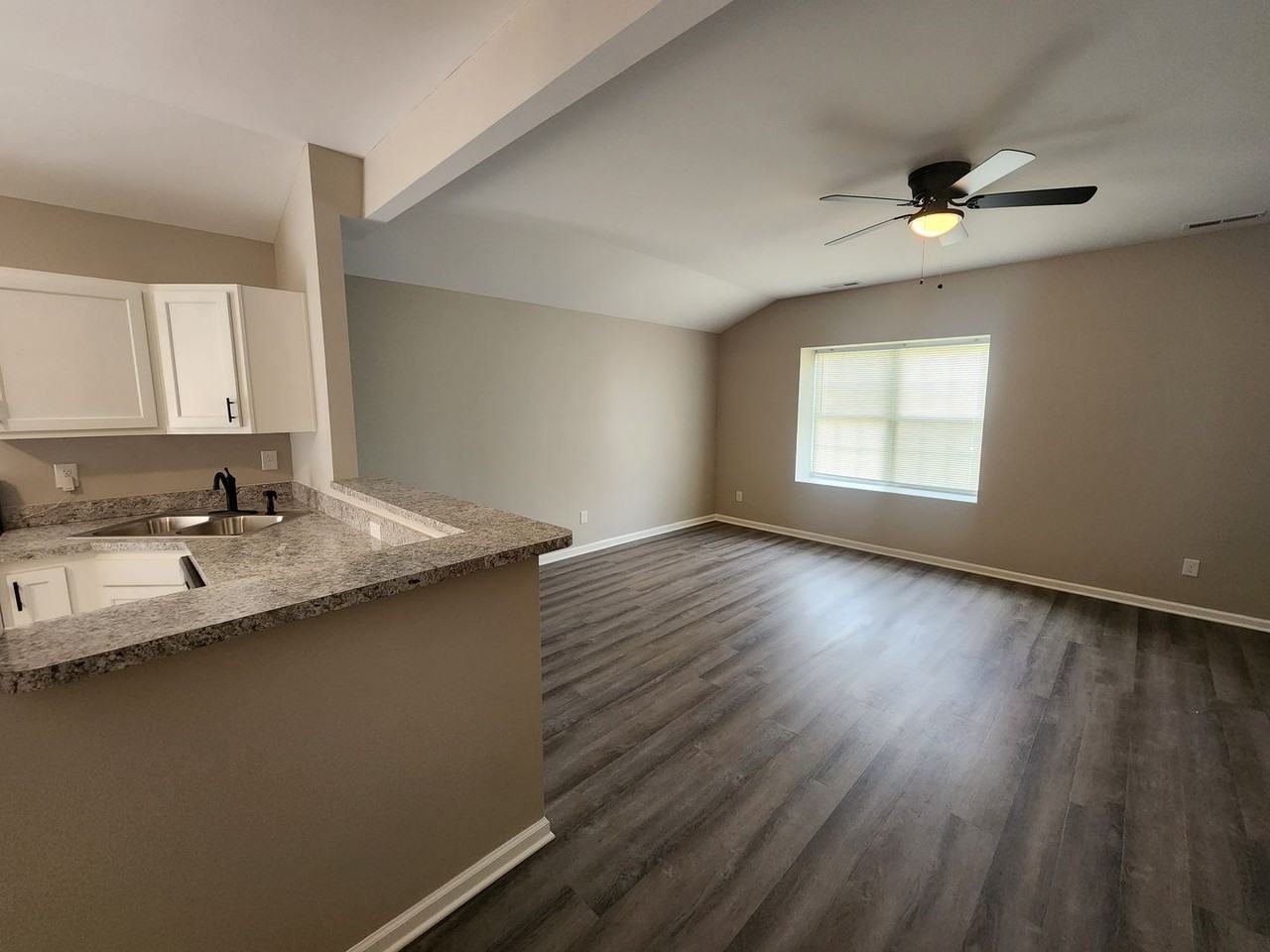 513 S 20th St - Photo 5 of 19