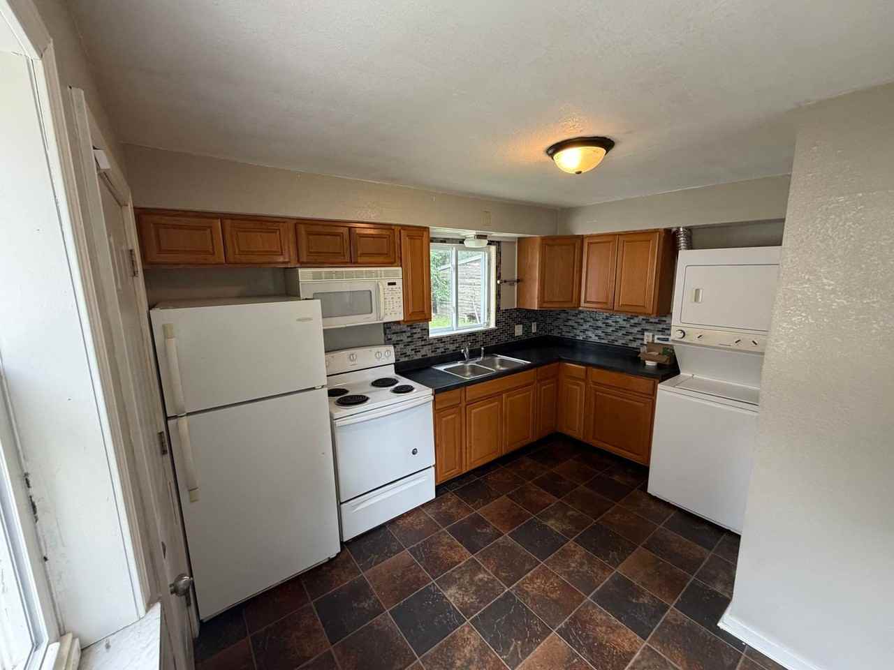 5122 Ancil Rd - Photo 3 of 11