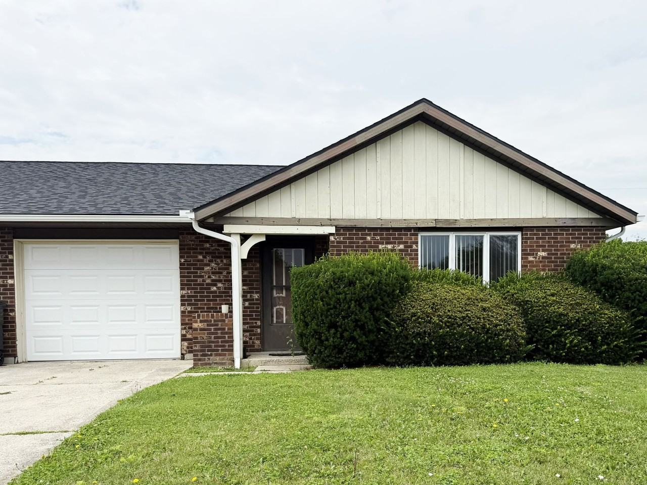 2064 Edgewood Dr