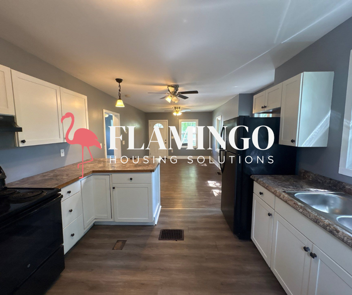1510 Bancroft St - Photo 3 of 11