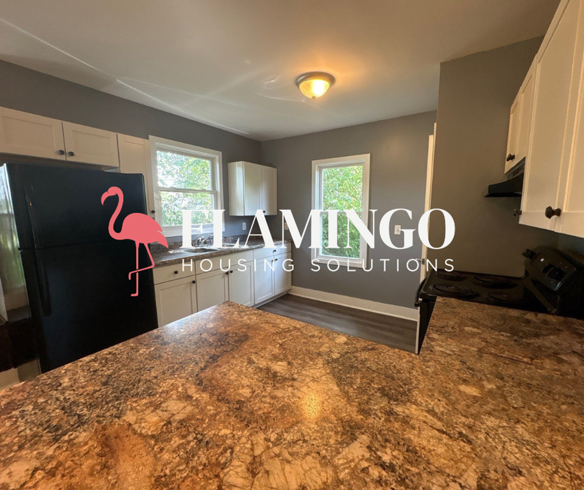 1510 Bancroft St - Photo 4 of 11