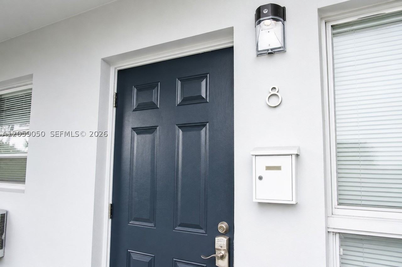 2206 Fillmore St #8 - Photo 2 of 16