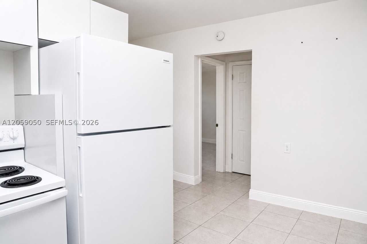 2206 Fillmore St #8 - Photo 5 of 16