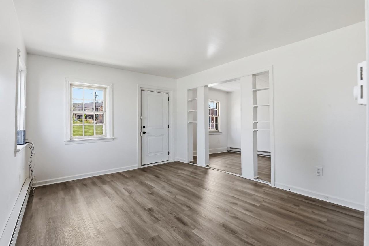 101 West Main St - Photo 5 of 20