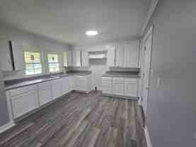 909 Gaines Ave - Photo 1 of 1