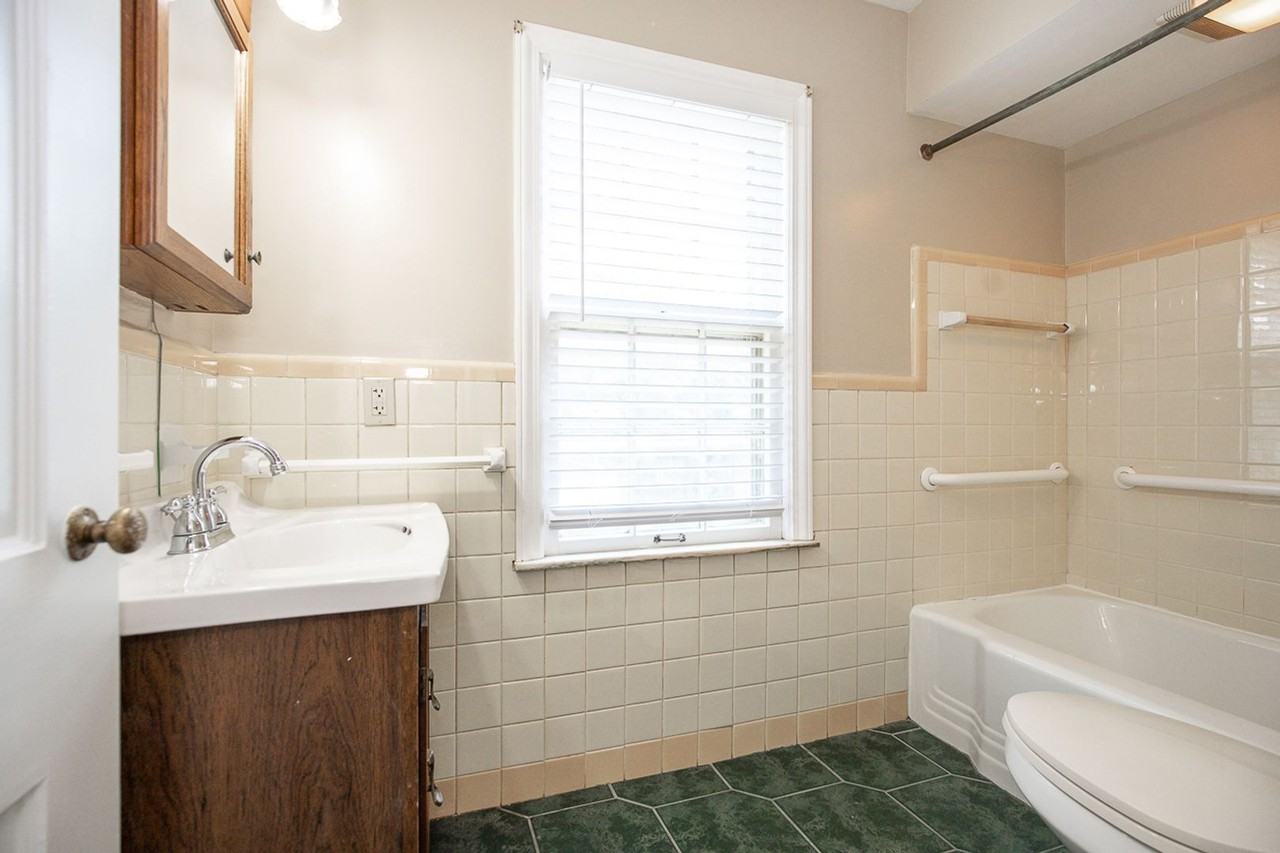 3715 Avalon Rd - Photo 4 of 36