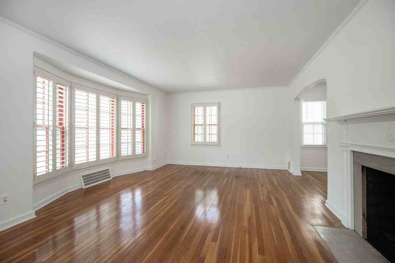 3715 Avalon Rd - Photo 5 of 36