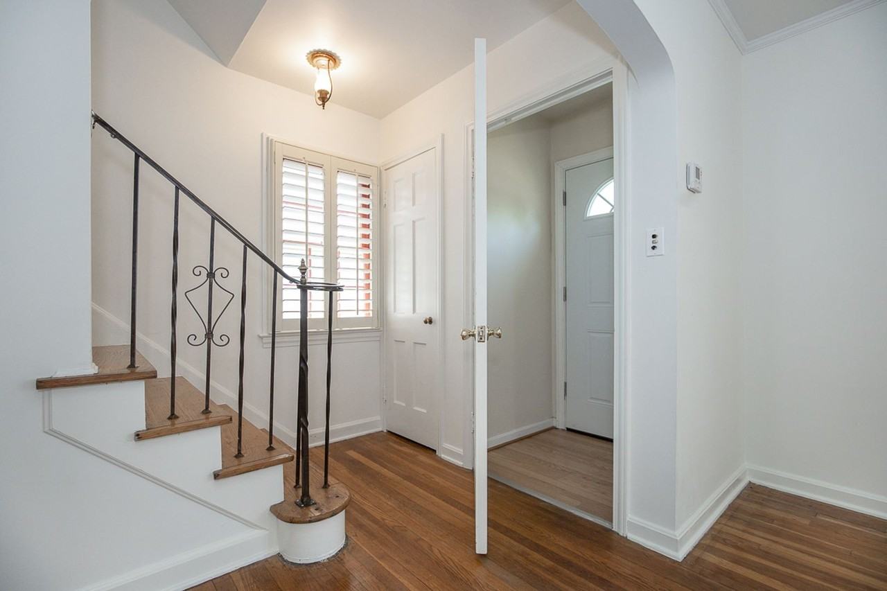 3715 Avalon Rd - Photo 7 of 36