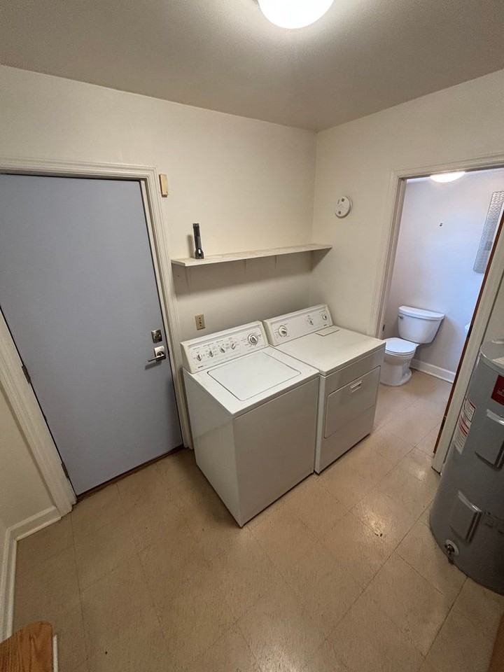 2312 Bedford Ave - Photo 5 of 25