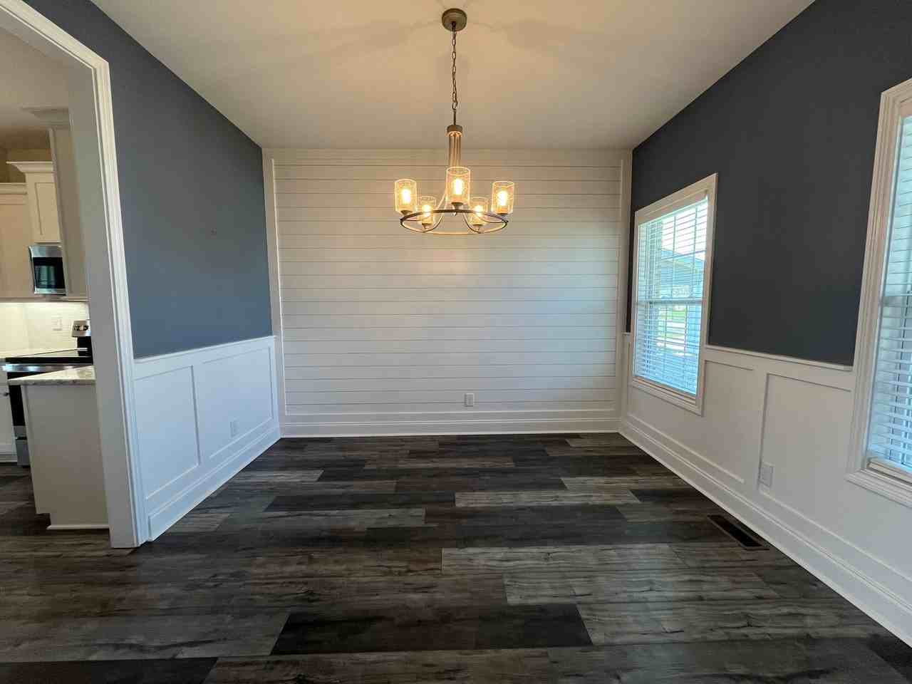 557 Dexter Dr - Photo 2 of 33