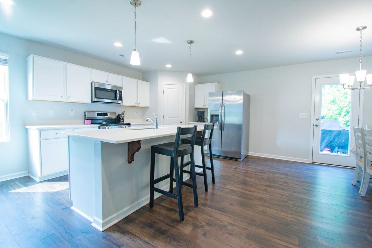 342 Ledgebrook Ln - Photo 3 of 29