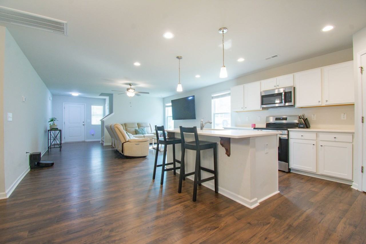 342 Ledgebrook Ln - Photo 4 of 29