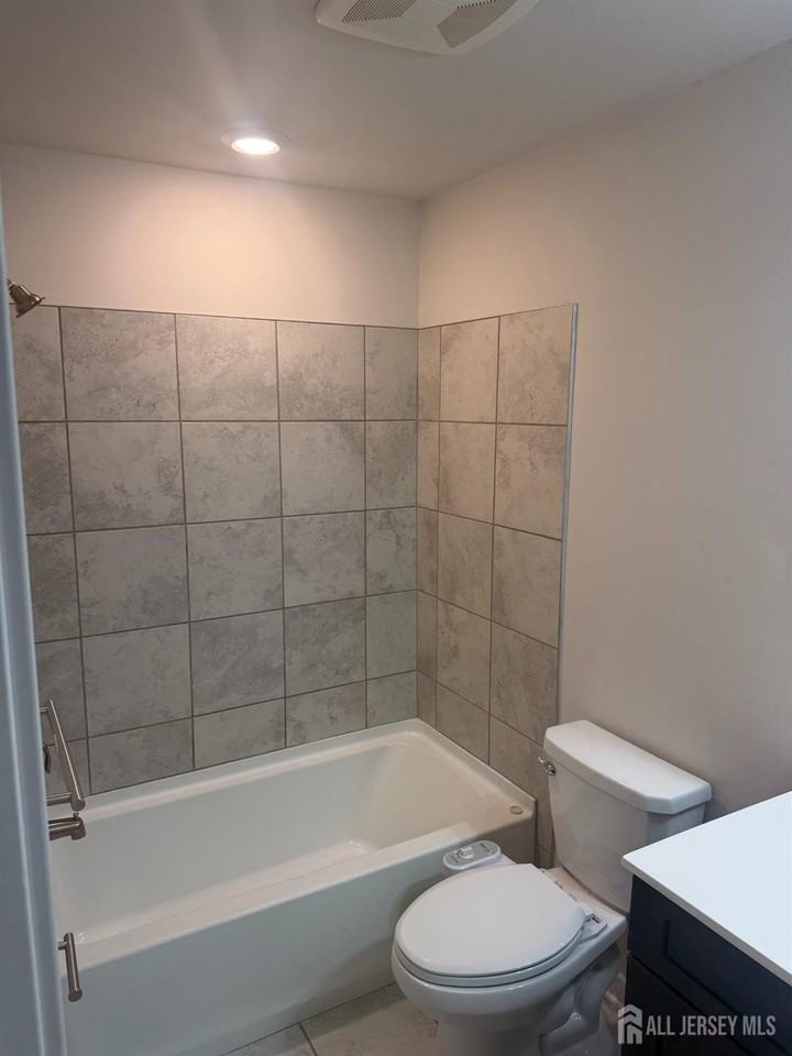 504 Keenland Ct - Photo 3 of 16