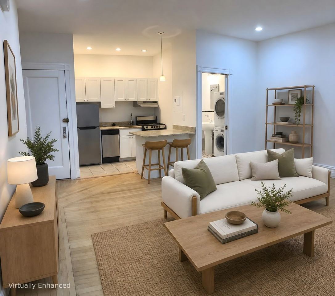 174 Newbury St - Photo 2 of 16