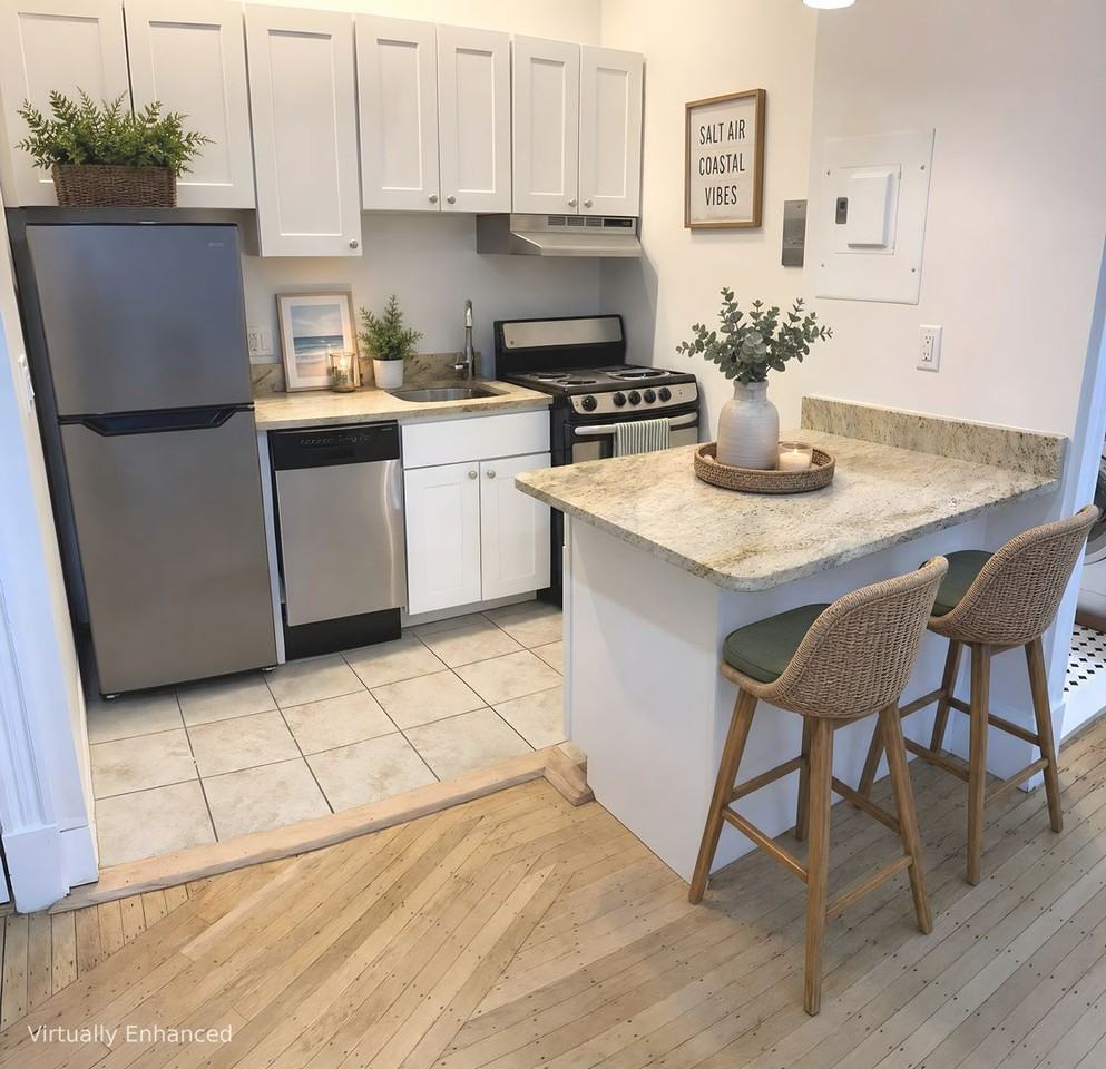 174 Newbury St - Photo 3 of 16