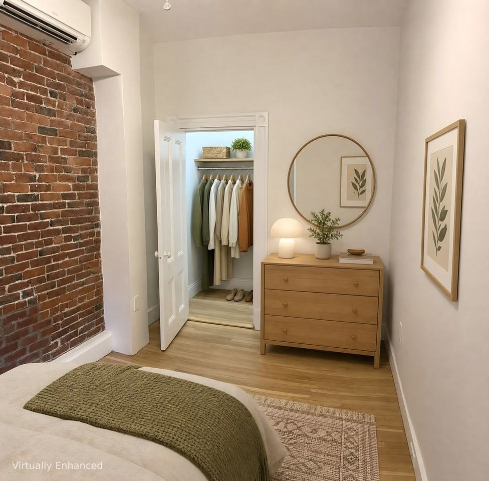 174 Newbury St - Photo 5 of 16